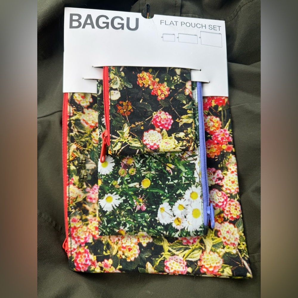 NWT BAGGU Lantana Flat Pouch Set